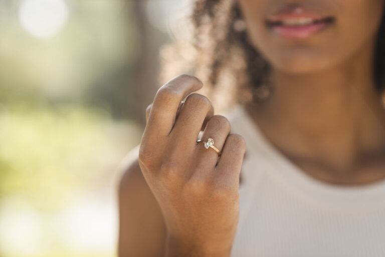 roodgouden seedling ring met toermalijn, mintgroen