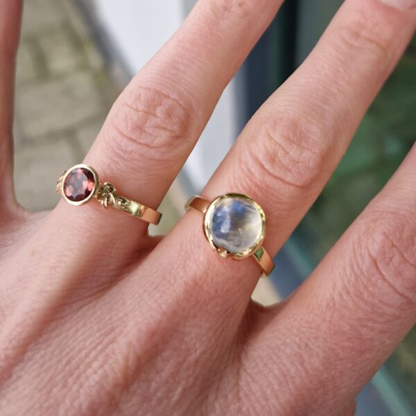 maansteen ring, goud, magisch, maan, edelsteen ring, uniek, handgemaakt